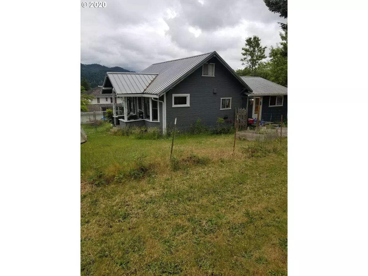 Sutherlin, OR 97479,525 N UMPQUA ST