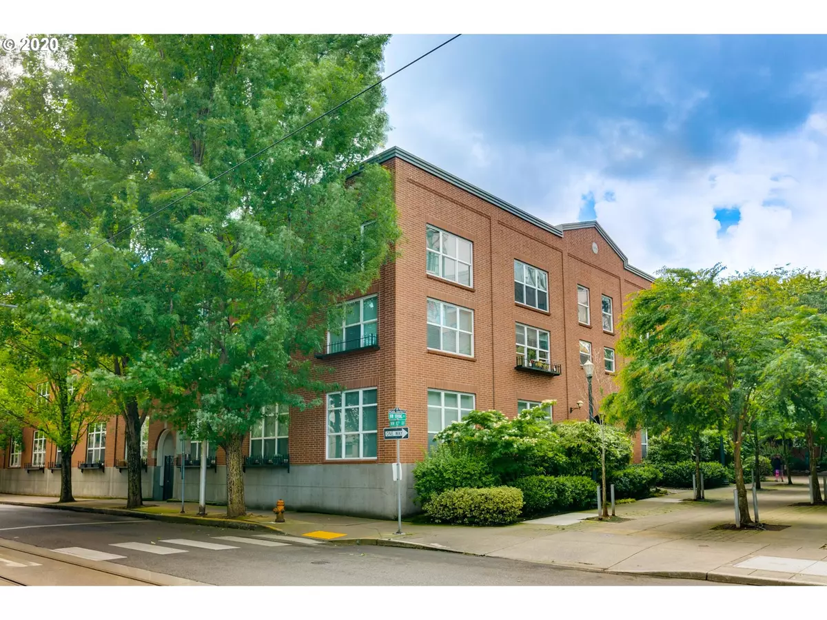 Portland, OR 97209,1009 NW HOYT ST #204