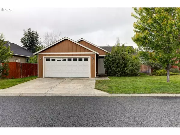 20071 MOUNT HOPE LN, Bend, OR 97702