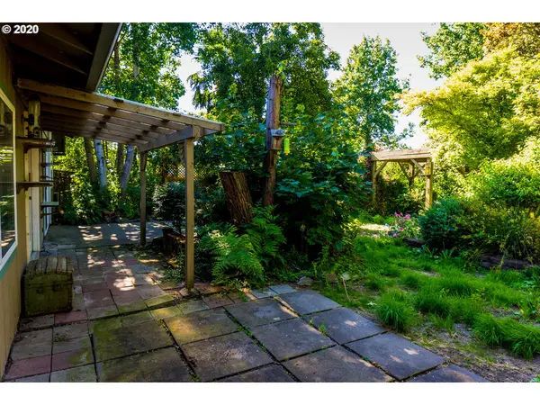 Eugene, OR 97402,4411 HILTON DR