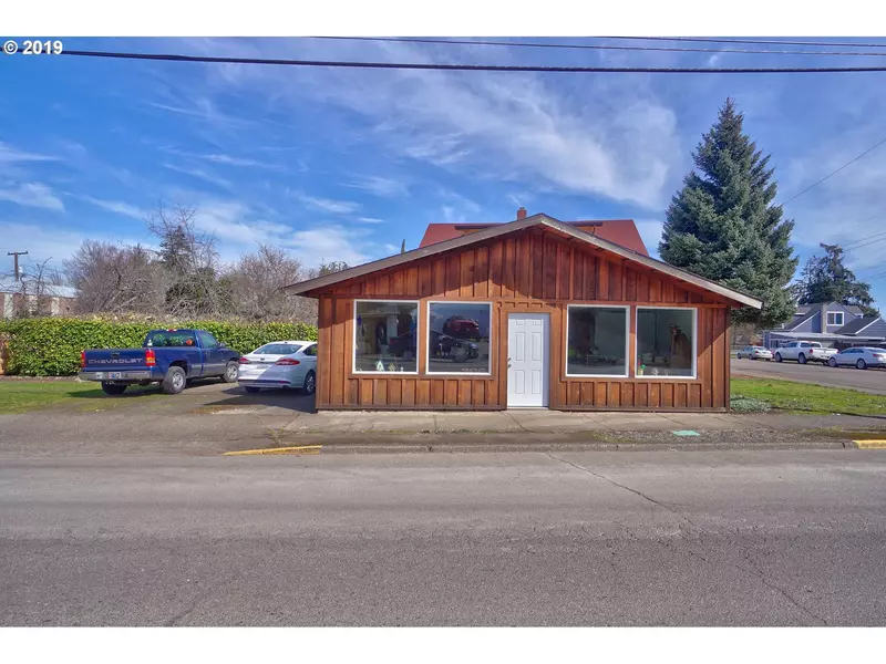 286 SE MAIN ST, Willamina, OR 97396