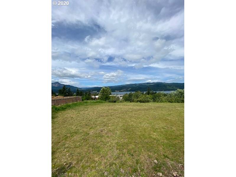 70 SE SHAHALA DR, Cascade Locks, OR 97014