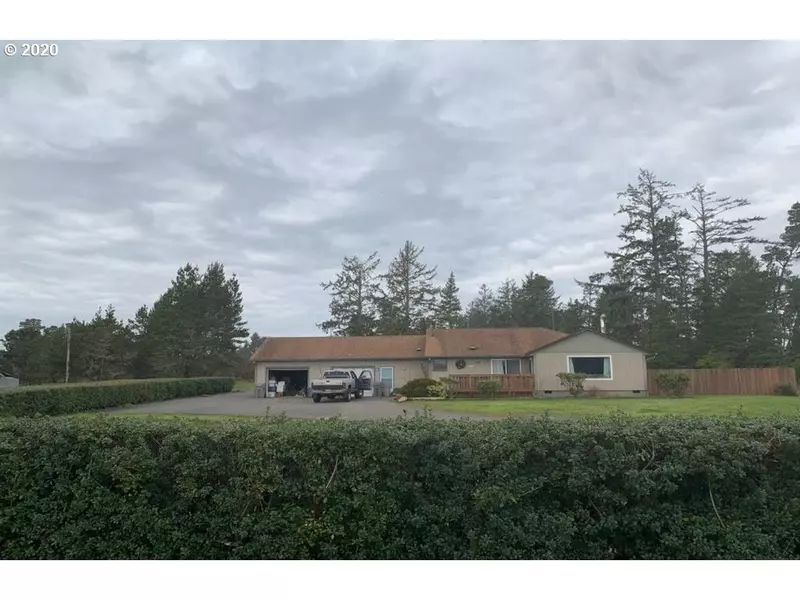 327 S Montesano ST, Westport, WA 98595