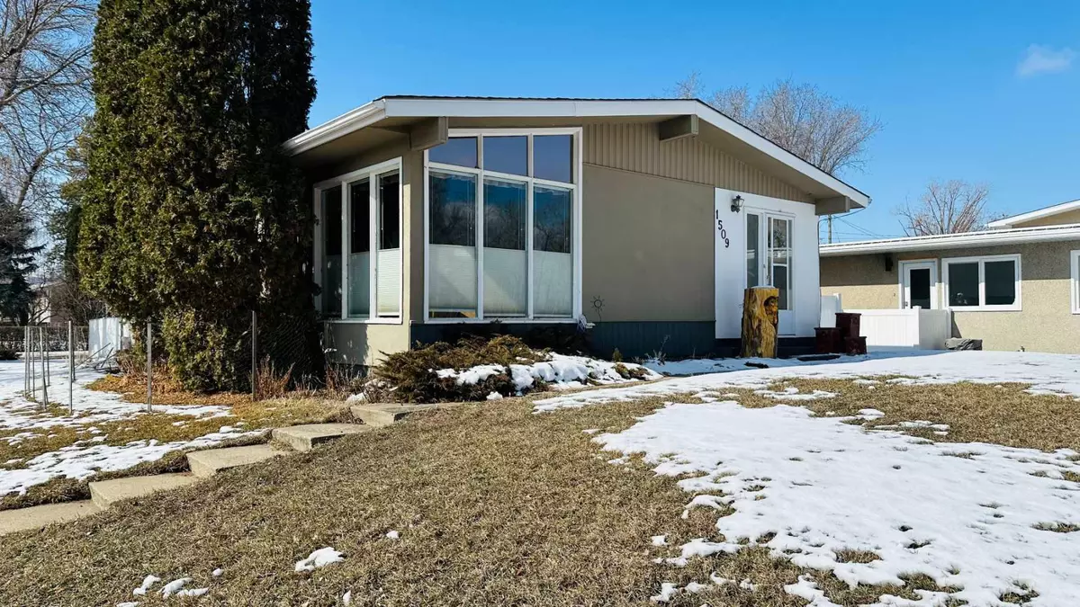 Drumheller, AB T0J 0Y4,1509 Riverside Drive East E