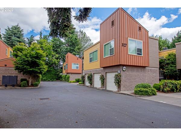 327 RUSTIC PL #38, Eugene, OR 97401