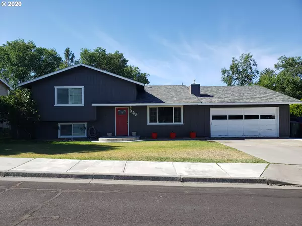 945 W DONNA AVE, Hermiston, OR 97838