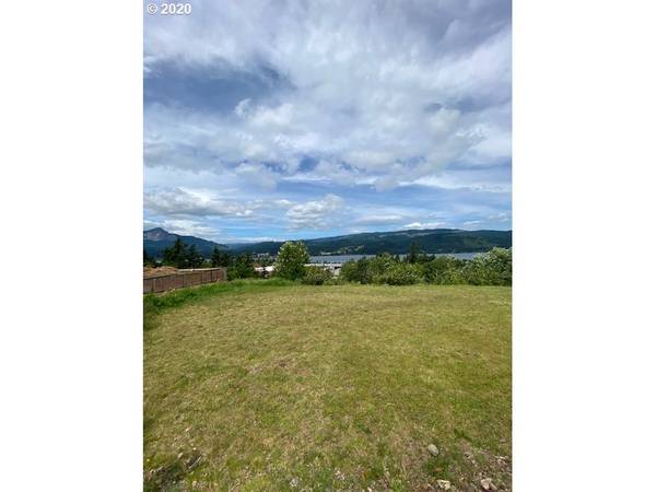 70 SE SHAHALA DR, Cascade Locks, OR 97014