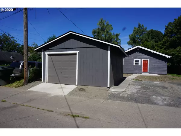 420 16TH AVE, Longview, WA 98632