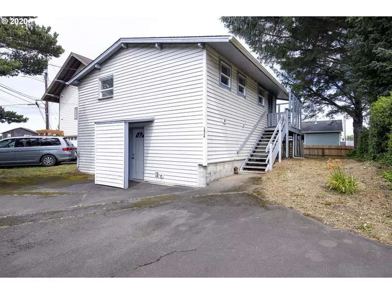 1424 SE 3RD ST, Lincoln City, OR 97367