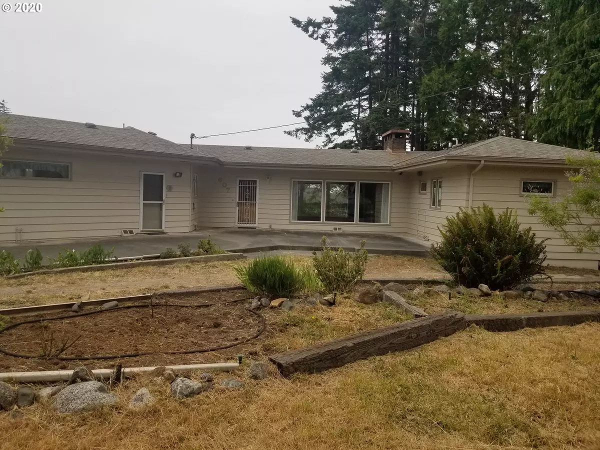 Brookings, OR 97415,607 EASY MANOR DR