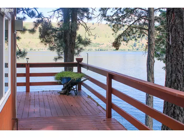 Wallowa Lake, OR 97846,61387 LAKE SHORE DR