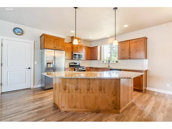 Silverton, OR 97381,313 CASTLEBROOK CT