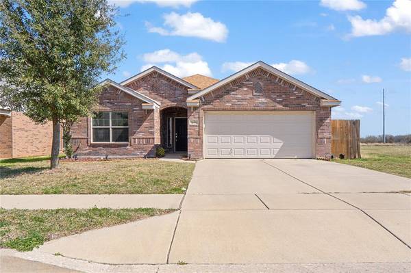 10441 Manhassett Drive, Fort Worth, TX 76140