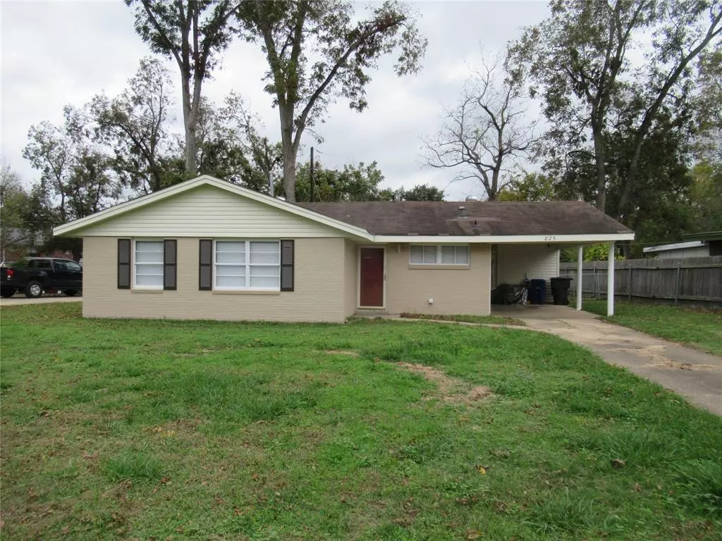 Shreveport, LA 71105,825 Sweetbriar Street