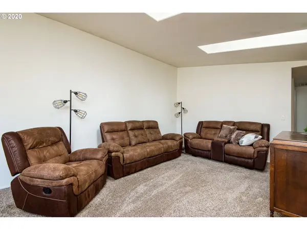 1155 TRAIL AVE, Eugene, OR 97404