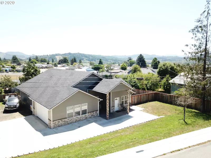 1434 HARRIS, Myrtle Point, OR 97458