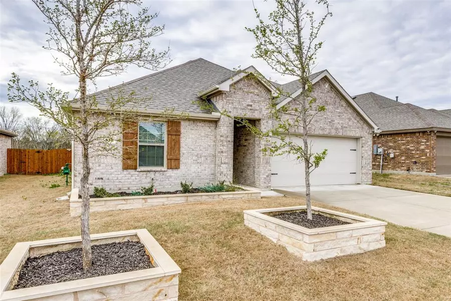 517 Summit Pass Lane, Princeton, TX 75407