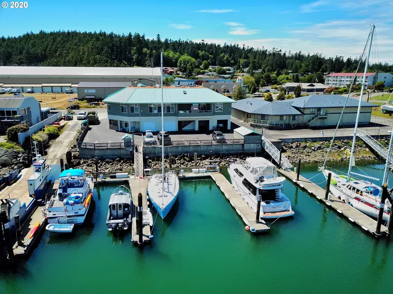 1909 Skyline WAY #202, Anacortes, WA 98221