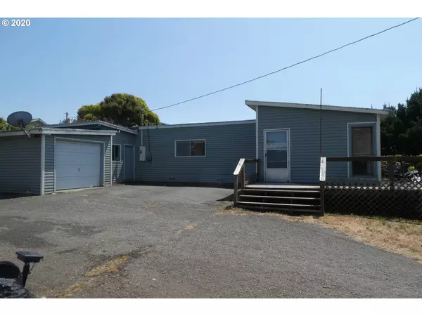 29821 HILLCREST ST, Gold Beach, OR 97444