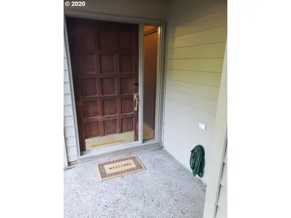 13 MOUNTAIN CIR, Lake Oswego, OR 97035