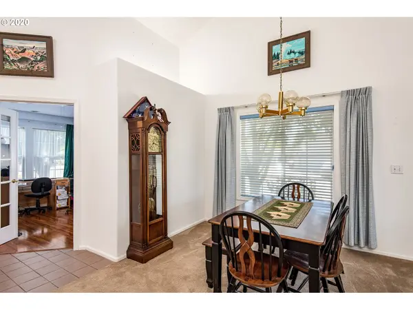 2999 BRETT LOOP, Eugene, OR 97404