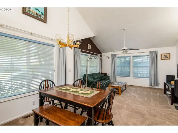 2999 BRETT LOOP, Eugene, OR 97404