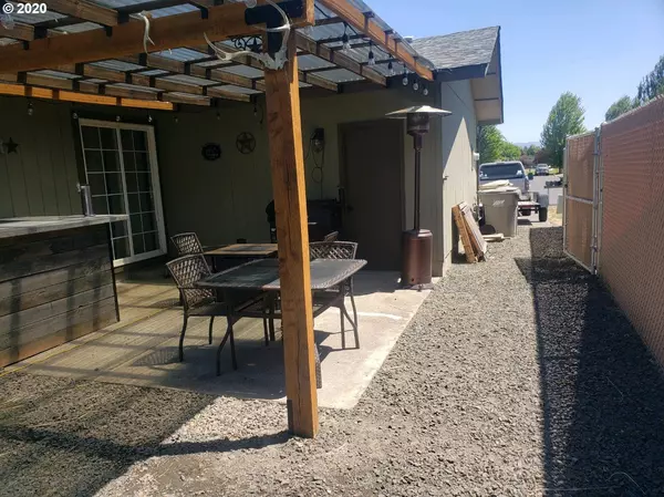 Harrisburg, OR 97446,553 BRANTEN CT