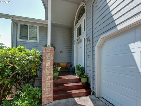 2533 MOON MOUNTAIN DR, Eugene, OR 97403