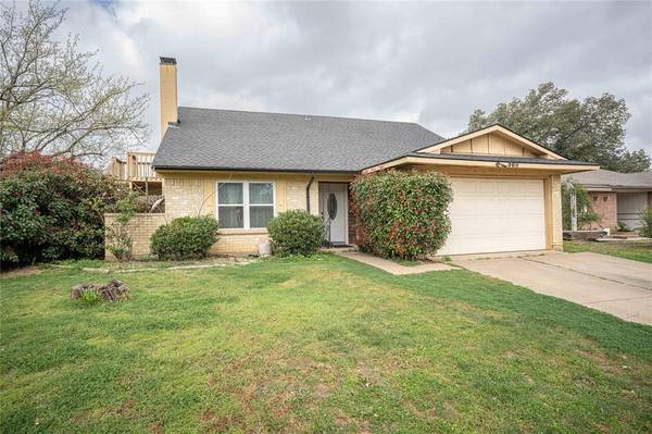 568 Auburn Drive, Lewisville, TX 75067