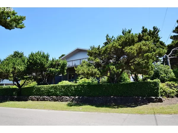 115 FISHING ROCK ST, Depoe Bay, OR 97341