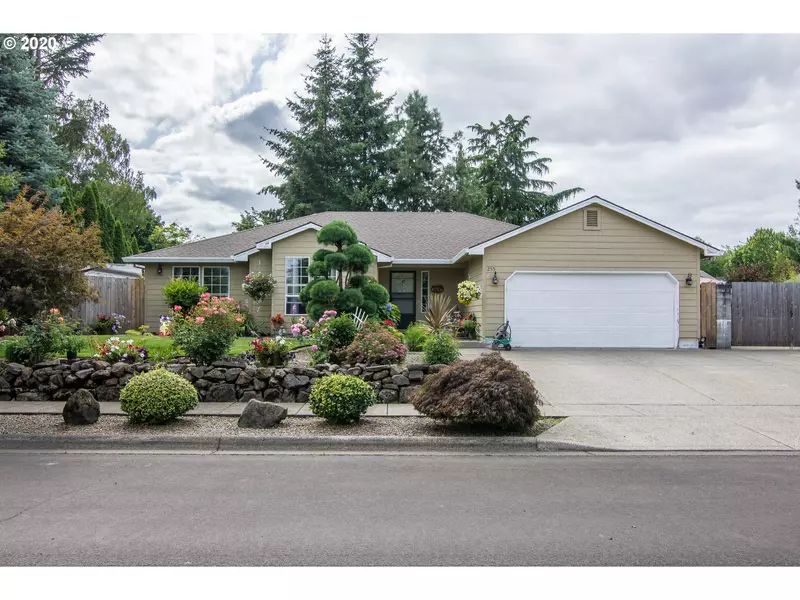 255 S 6TH AVE, Cornelius, OR 97113