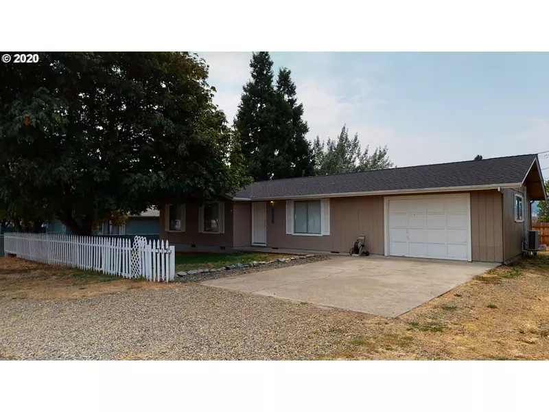 312 D ST, Riddle, OR 97469