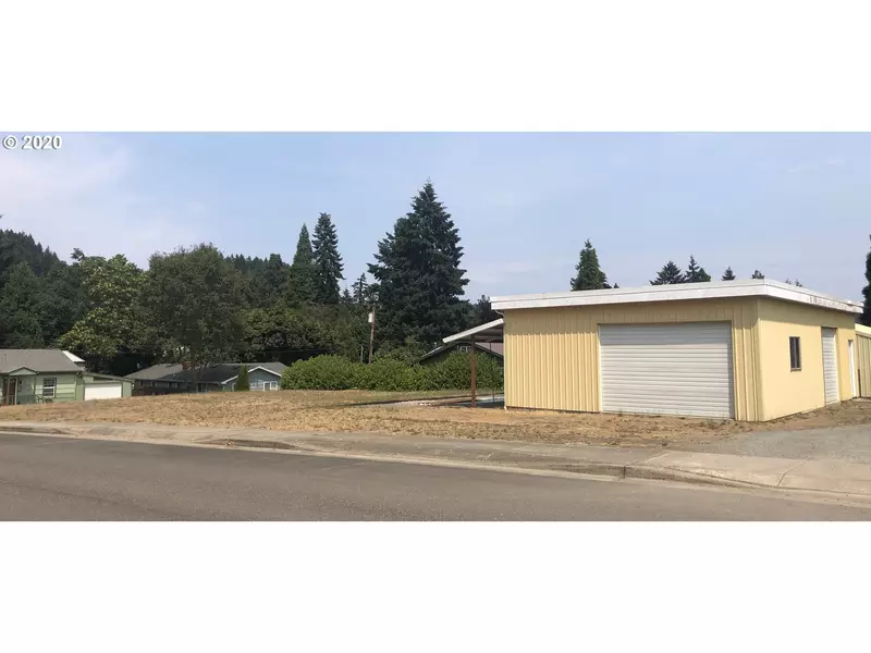 604 NE LAURANCE ST, Myrtle Creek, OR 97457