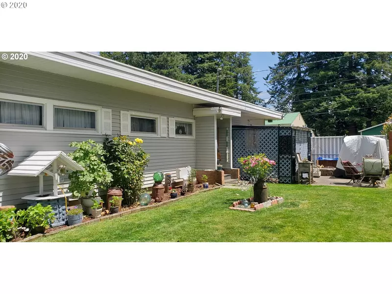 1615 N HEMLOCK ST, Coquille, OR 97423