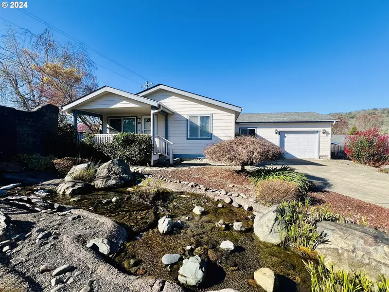 110 LITTLEBROOK LN, Roseburg, OR 97471