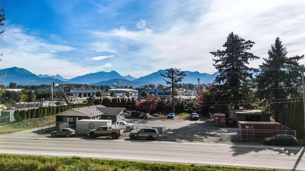 8404 CHILLIWACK MOUNTAIN ROAD, Chilliwack, BC V2R 3W8