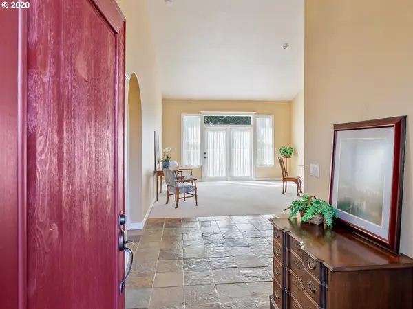 13403 SW ESSEX DR, Tigard, OR 97223