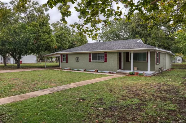 223 Garver Avenue,  Van Alstyne,  TX 75495