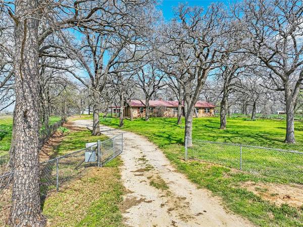 1003 County Road 4797, Springtown, TX 76082