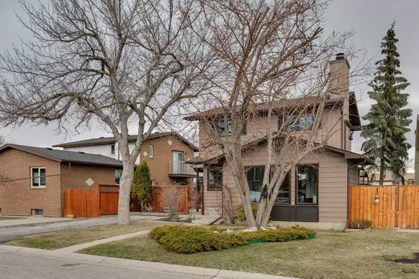 Calgary, AB T3K 1A9,495 Berkley CRES NW