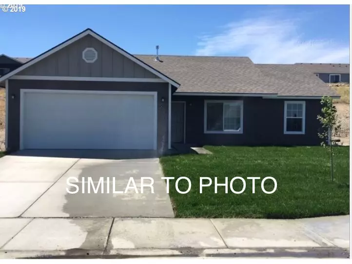 3135 BLUE JAY ST, Umatilla, OR 97882