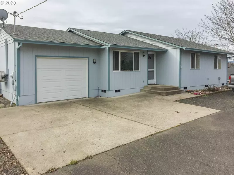 320 SE DARRELL AVE, Winston, OR 97496