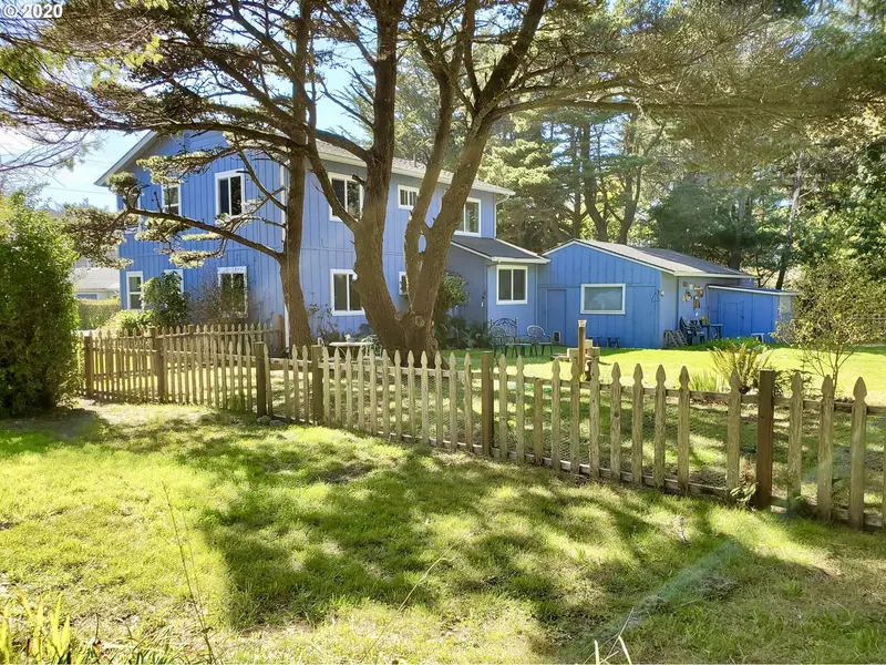 94469 B ST, Gold Beach, OR 97444