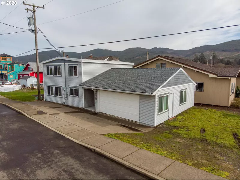 154 S PACIFIC ST, Rockaway Beach, OR 97136