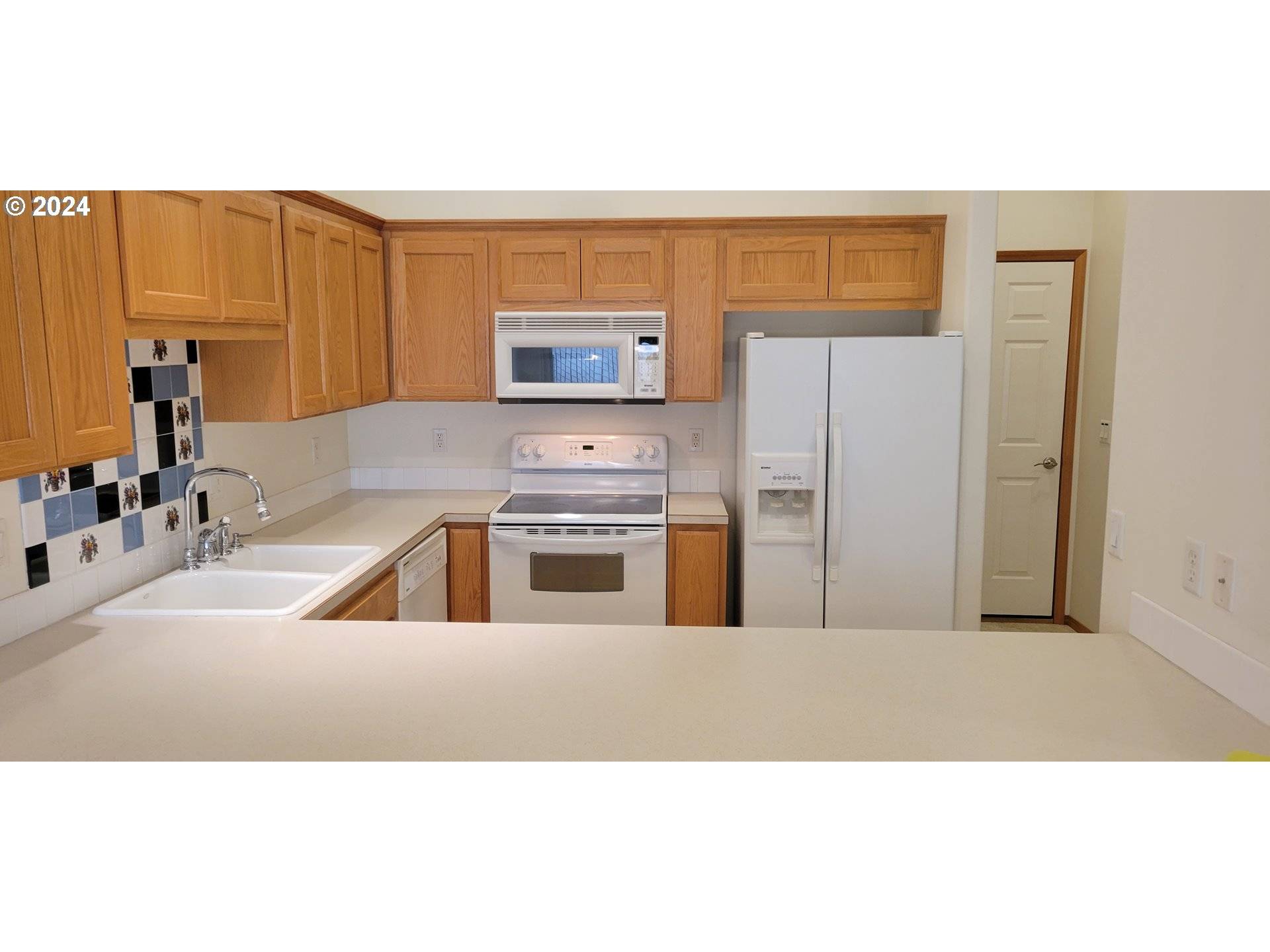 Mc Minnville, OR 97128,359 NE FIRCREST PL