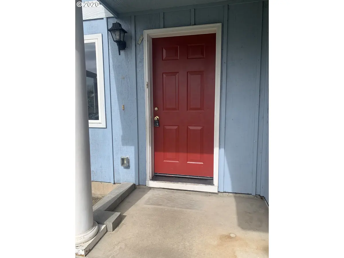 4467 FERGUS AVE, Eugene, OR 97402