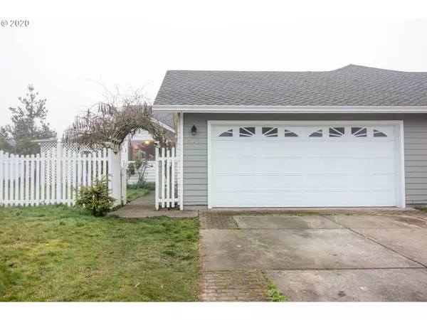 Sutherlin, OR 97479,304 JADE ST