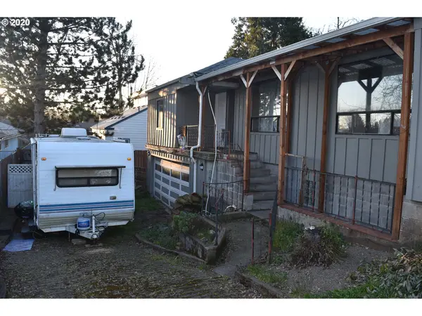 715 S 13TH ST, Cottage Grove, OR 97424