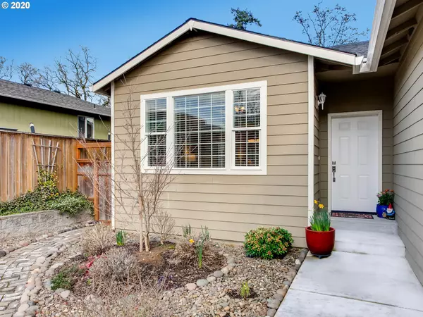 St Helens, OR 97051,208 S 9TH ST