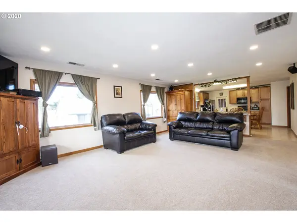 34325 MATTHEWS RD, Eugene, OR 97405